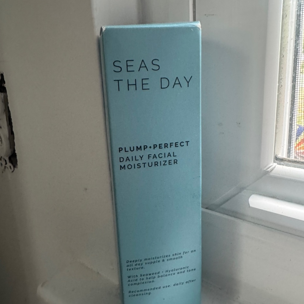 Seas The Day  sun + moon plump perfect moisturizer - Picture 5 of 6